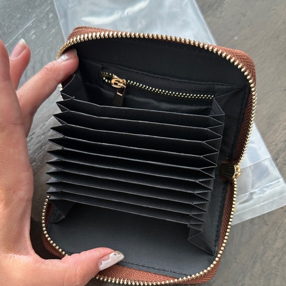 Knockno Butterfly Brown Accordion Wallet - Picture 5 of 7